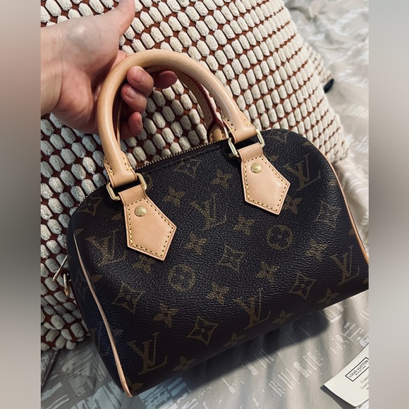 Authentic Louis Vuitton Speedy 20 Bandouliere - Picture 9 of 16